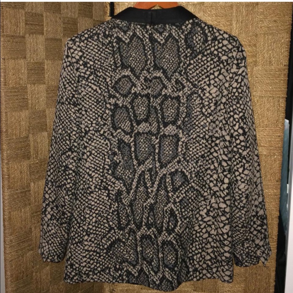 Sandro snake print wool tuxedo blazer - Picture 3 of 7